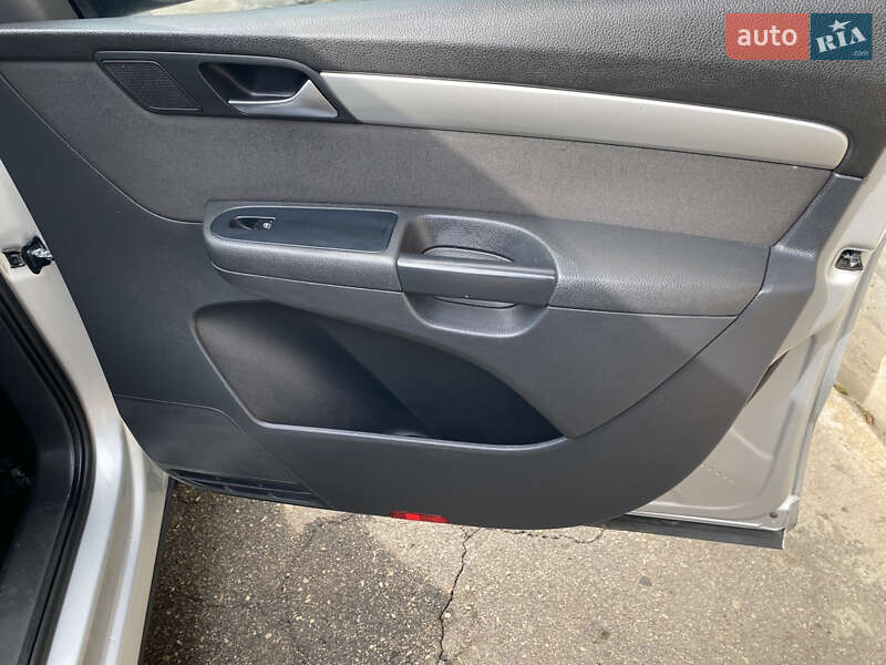 Минивэн Volkswagen Sharan 2011 в Доброславе фото 14 Минивэн Volkswagen Sharan 2011 в Доброславе