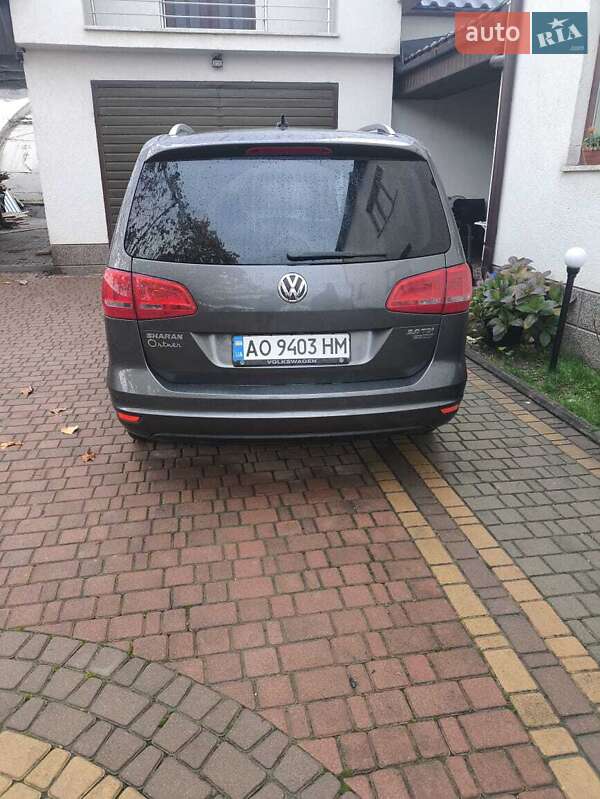 Минивэн Volkswagen Sharan 2012 в Виноградове