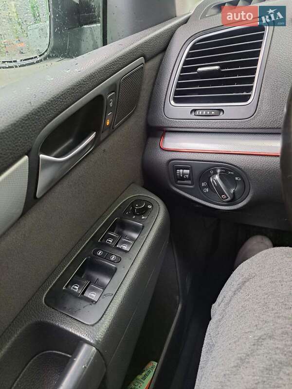 Минивэн Volkswagen Sharan 2011 в Литине