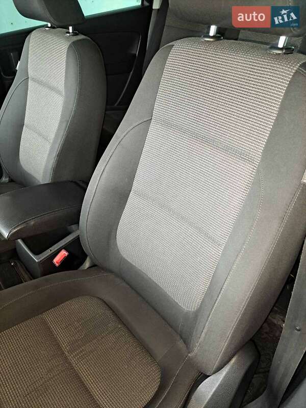 Минивэн Volkswagen Sharan 2011 в Литине