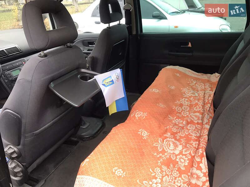 Минивэн Volkswagen Sharan 2006 в Горишних Плавнях фото 8 Минивэн Volkswagen Sharan 2006 в Горишних Плавнях