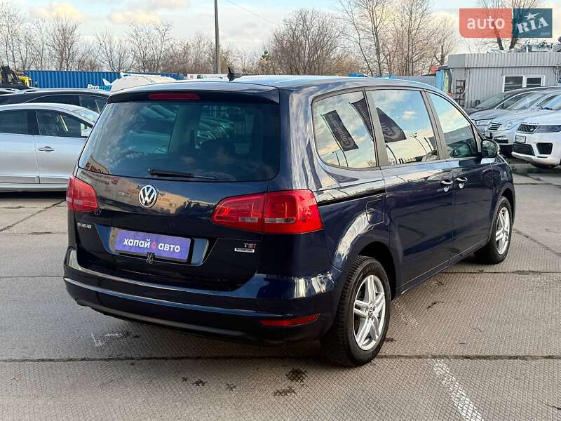 Минивэн Volkswagen Sharan 2015 в Киеве