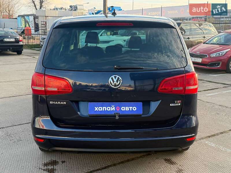Минивэн Volkswagen Sharan 2015 в Киеве