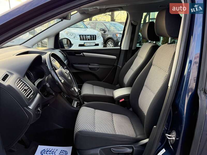 Минивэн Volkswagen Sharan 2015 в Киеве