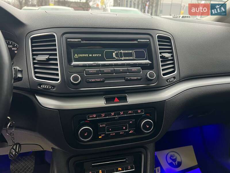 Минивэн Volkswagen Sharan 2011 в Ивано-Франковске