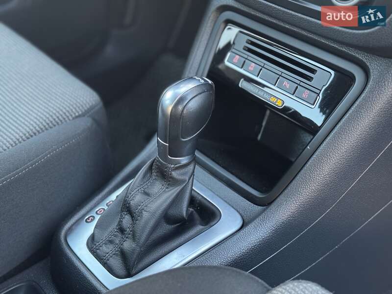 Минивэн Volkswagen Sharan 2015 в Сарнах