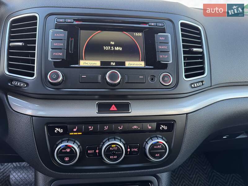 Минивэн Volkswagen Sharan 2015 в Сарнах