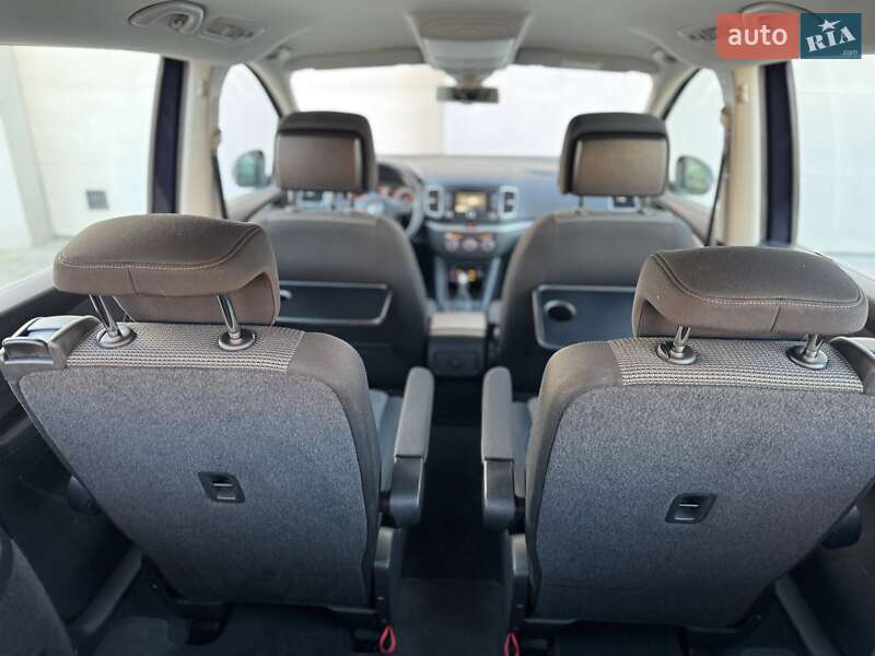 Минивэн Volkswagen Sharan 2015 в Сарнах