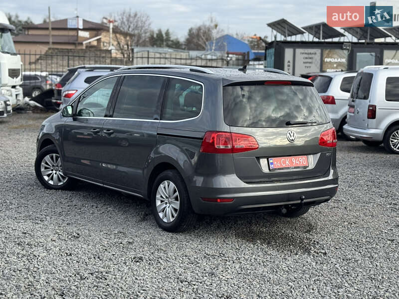 Минивэн Volkswagen Sharan 2015 в Сарнах