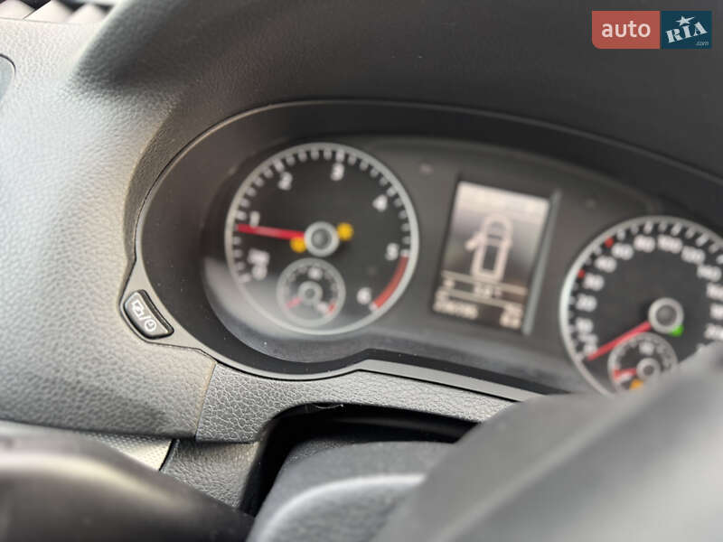 Минивэн Volkswagen Sharan 2015 в Сарнах