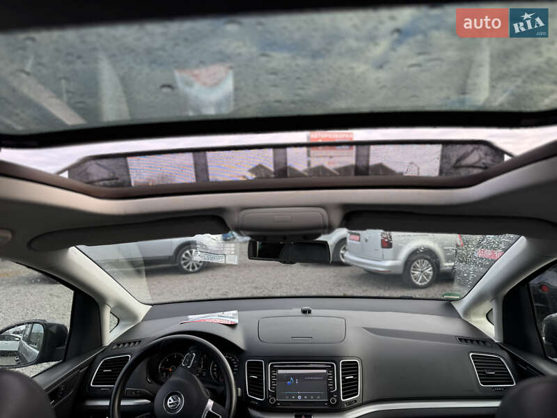 Минивэн Volkswagen Sharan 2015 в Сарнах