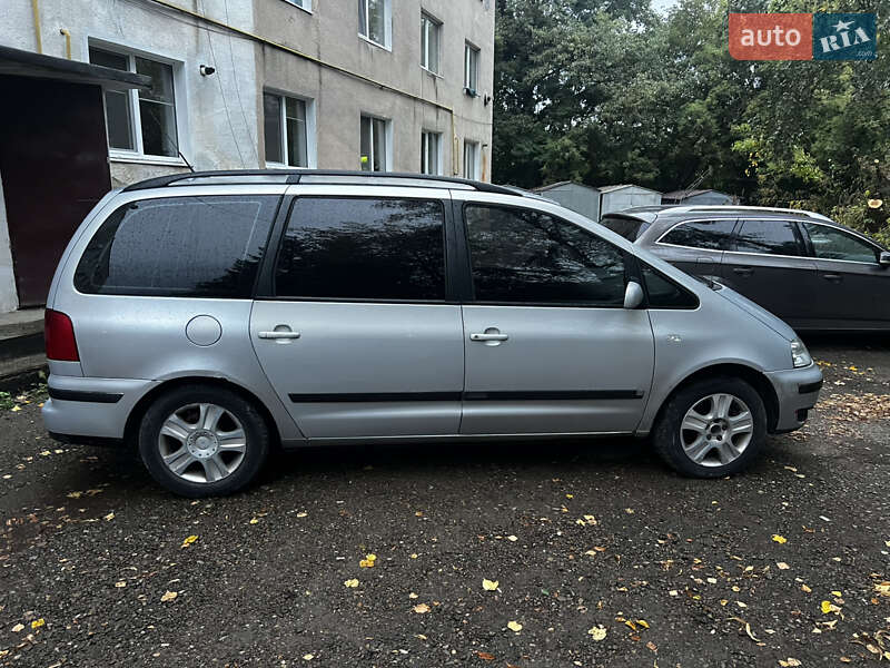 Мінівен Volkswagen Sharan 2001 в Чернівцях