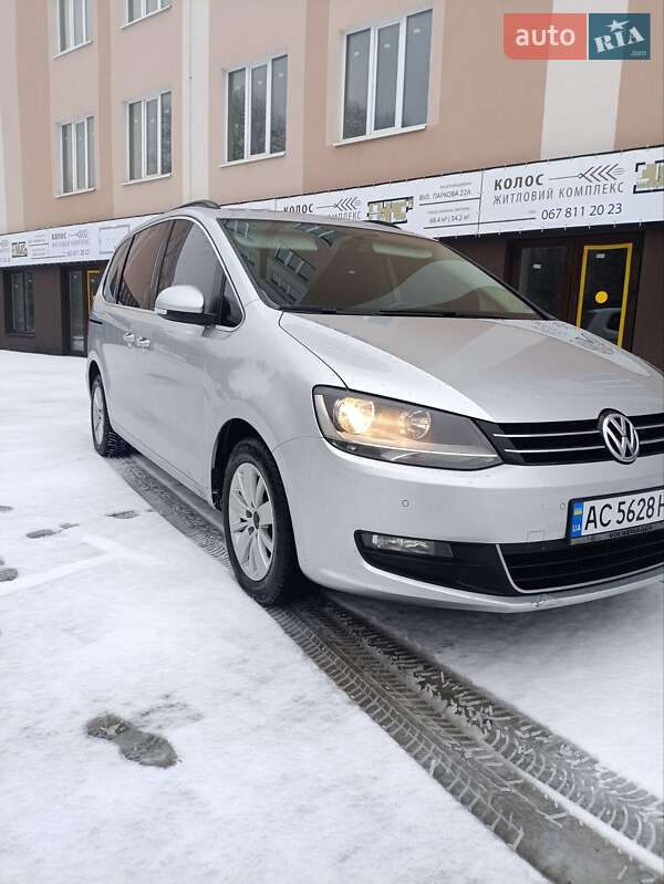 Минивэн Volkswagen Sharan 2010 в Горохове
