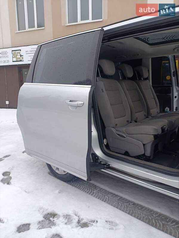 Минивэн Volkswagen Sharan 2010 в Горохове