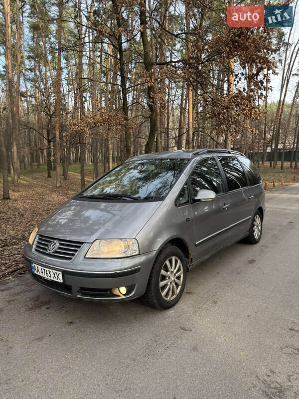 Минивэн Volkswagen Sharan 2005 в Киеве