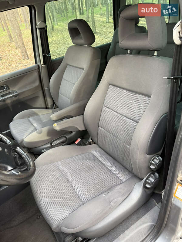 Минивэн Volkswagen Sharan 2005 в Киеве