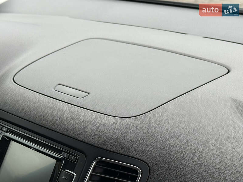 Минивэн Volkswagen Sharan 2012 в Ровно