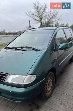 Минивэн Volkswagen Sharan 1996 в Нововолынске