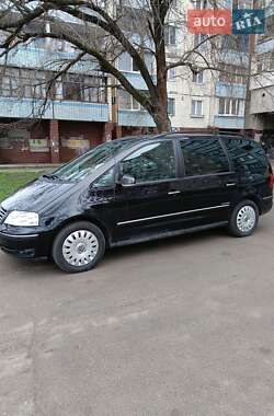 Минивэн Volkswagen Sharan 2009 в Днепре