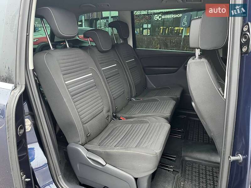 Мінівен Volkswagen Sharan 2014 в Києві