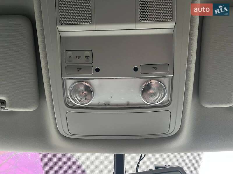 Мінівен Volkswagen Sharan 2014 в Києві