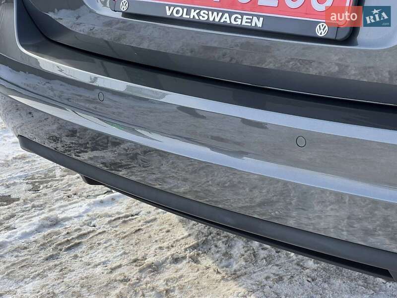 Мінівен Volkswagen Sharan 2016 в Житомирі