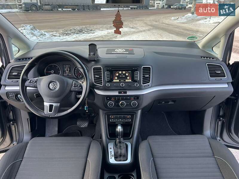 Мінівен Volkswagen Sharan 2016 в Житомирі
