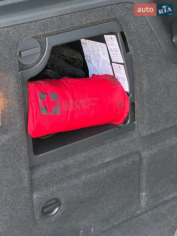 Мінівен Volkswagen Sharan 2016 в Житомирі