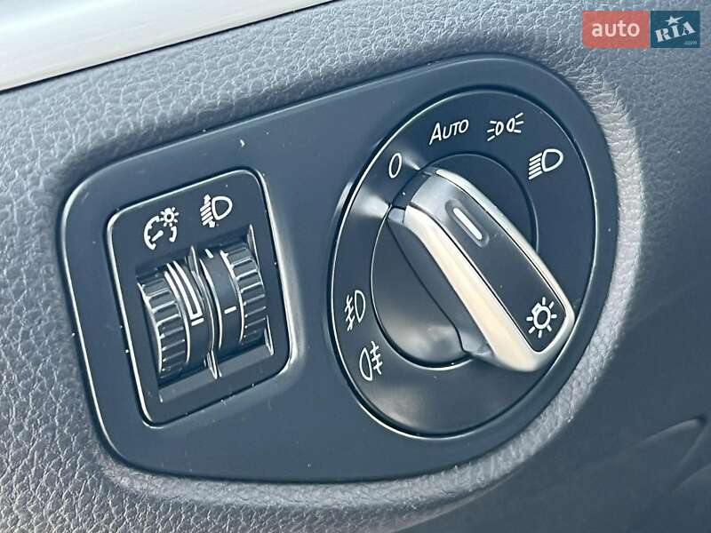 Мінівен Volkswagen Sharan 2016 в Житомирі