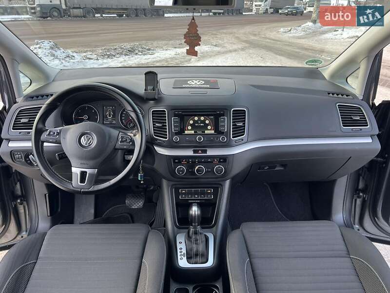 Мінівен Volkswagen Sharan 2016 в Житомирі