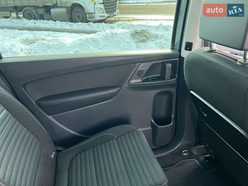 Мінівен Volkswagen Sharan 2016 в Житомирі