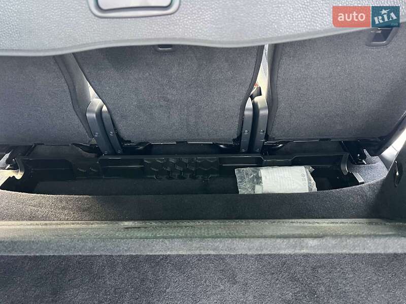 Мінівен Volkswagen Sharan 2016 в Житомирі