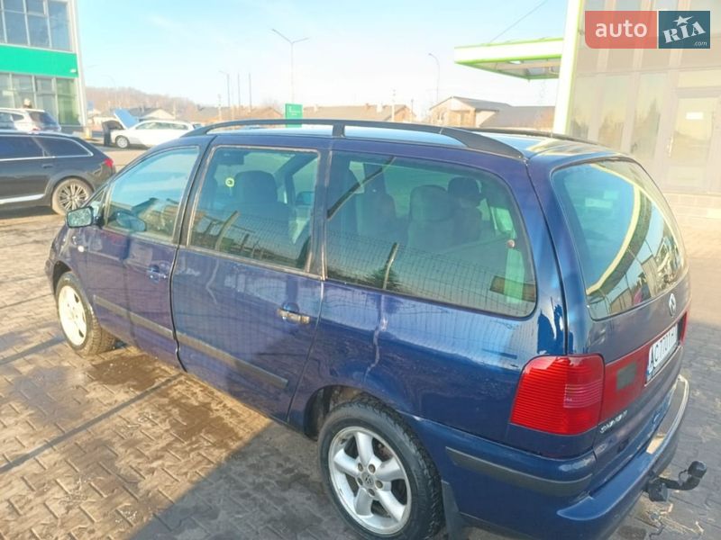 Минивэн Volkswagen Sharan 2001 в Нововолынске