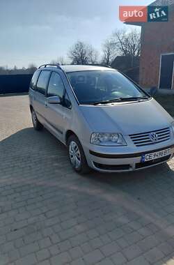 Минивэн Volkswagen Sharan 2003 в Старой Жадовой