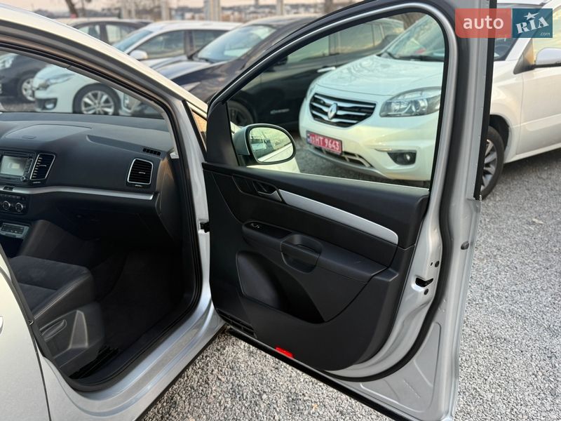 Минивэн Volkswagen Sharan 2014 в Ровно