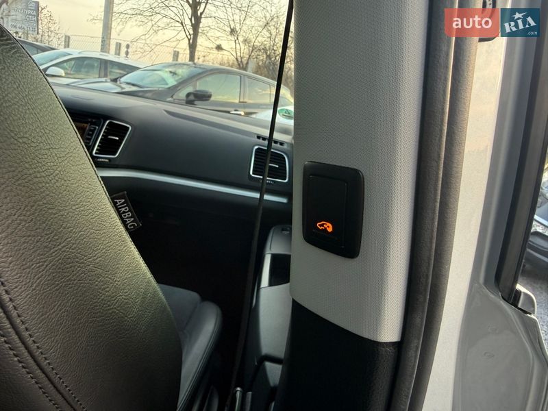 Минивэн Volkswagen Sharan 2014 в Ровно