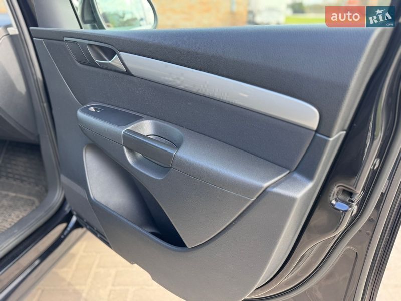 Минивэн Volkswagen Sharan 2013 в Ковеле