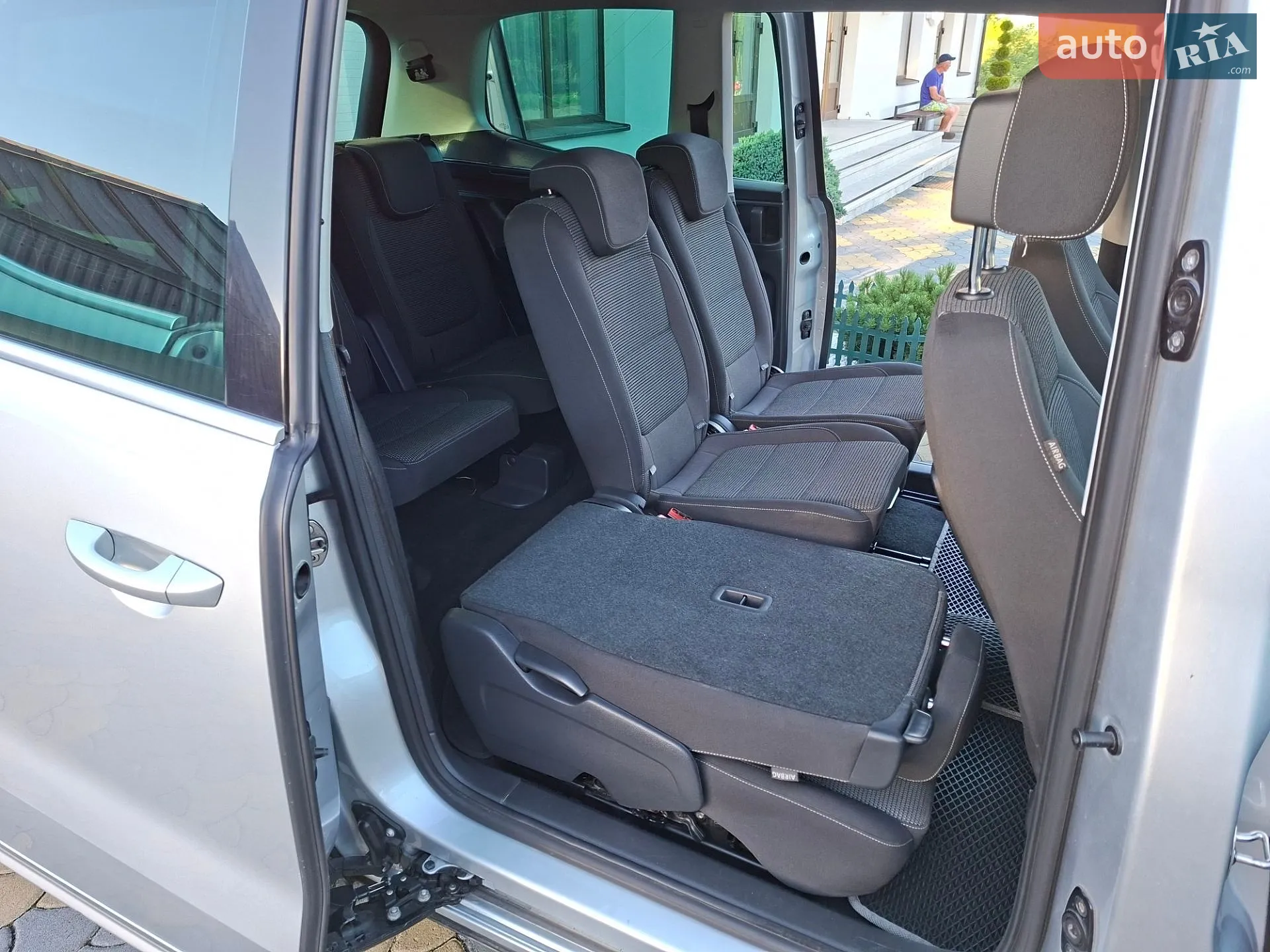 Volkswagen Sharan 2016 VIN WVWZZZ7NZGV217804 фото оголошення 18 з 33
