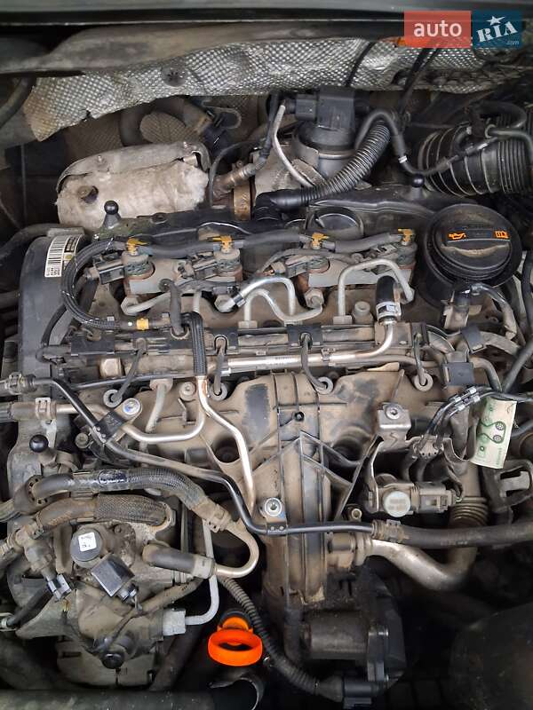 Минивэн Volkswagen Suran 2011 в Сарнах