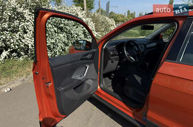 Внедорожник / Кроссовер Volkswagen T-Cross 2021 в 