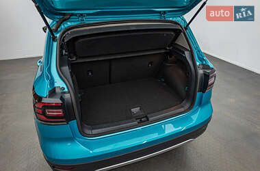 Позашляховик / Кросовер Volkswagen T-Cross 2020 в 