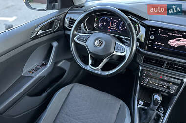 Внедорожник / Кроссовер Volkswagen T-Cross 2020 в 