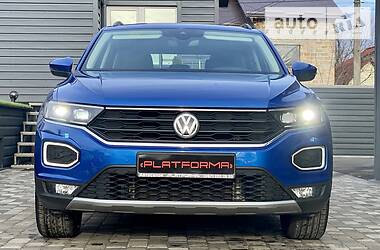 Позашляховик / Кросовер Volkswagen T-Roc 2019 в 