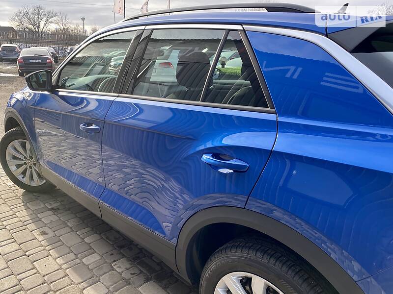 Внедорожник / Кроссовер Volkswagen T-Roc 2019 в Киеве