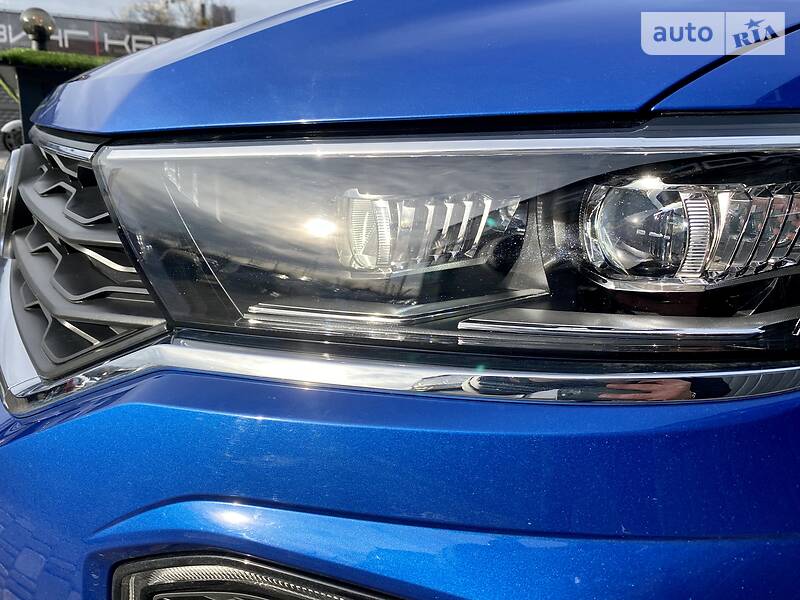Внедорожник / Кроссовер Volkswagen T-Roc 2019 в Киеве