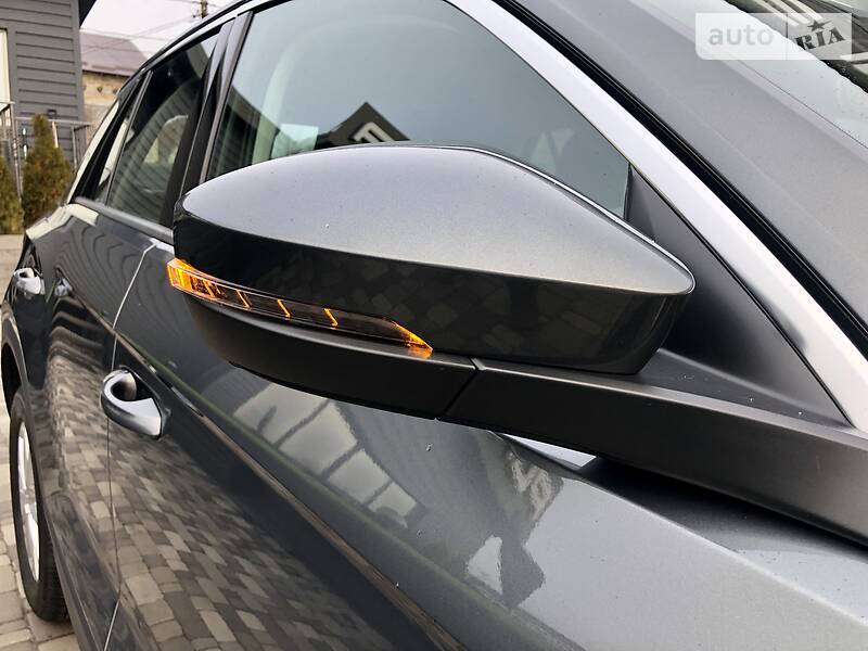 Внедорожник / Кроссовер Volkswagen T-Roc 2019 в Киеве