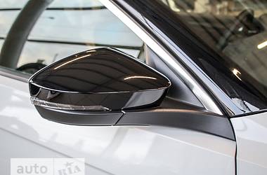 Позашляховик / Кросовер Volkswagen T-Roc 2019 в 