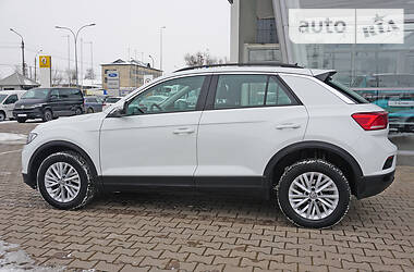 Внедорожник / Кроссовер Volkswagen T-Roc 2019 в 