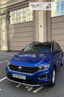Позашляховик / Кросовер Volkswagen T-Roc 2021 в Києві