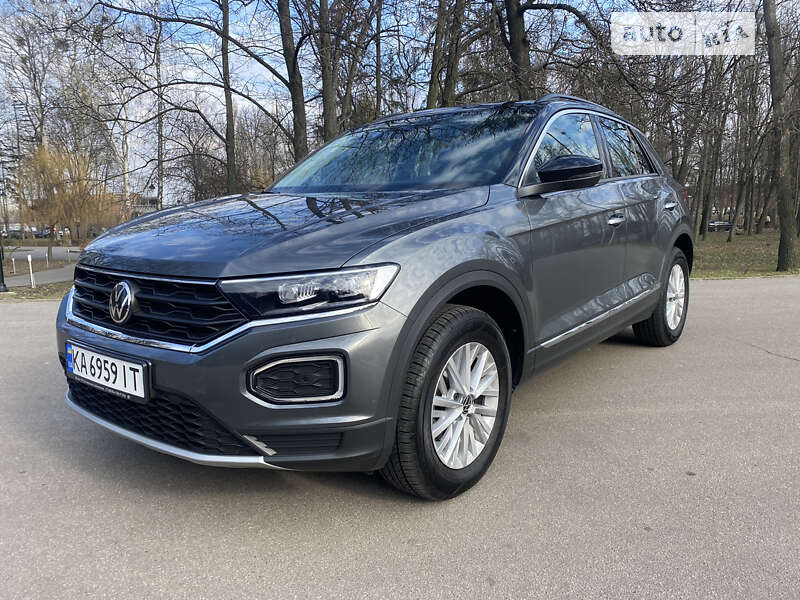 Позашляховик / Кросовер Volkswagen T-Roc 2021 в Києві